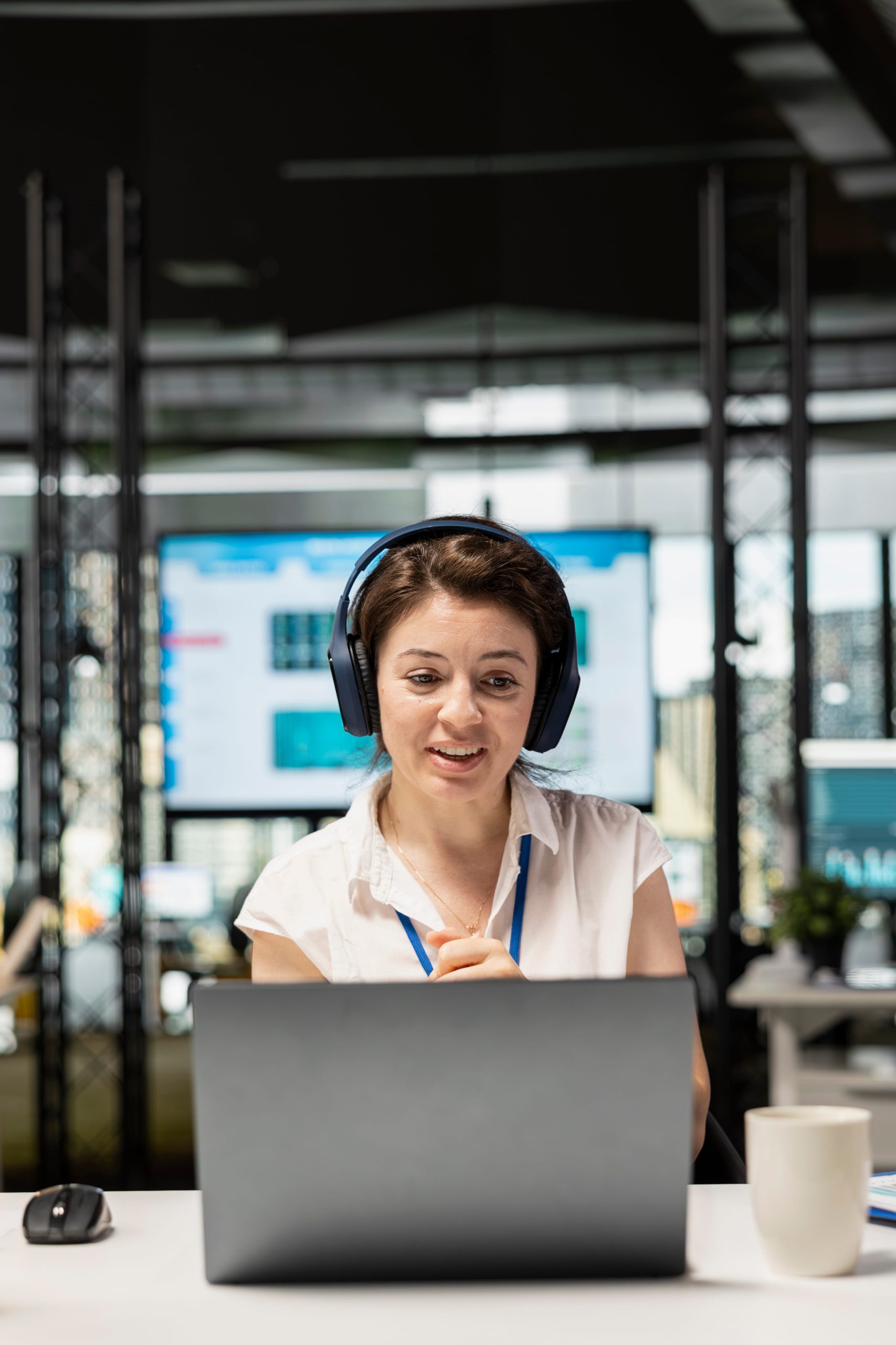 Professional virtual assistant providing remote support services